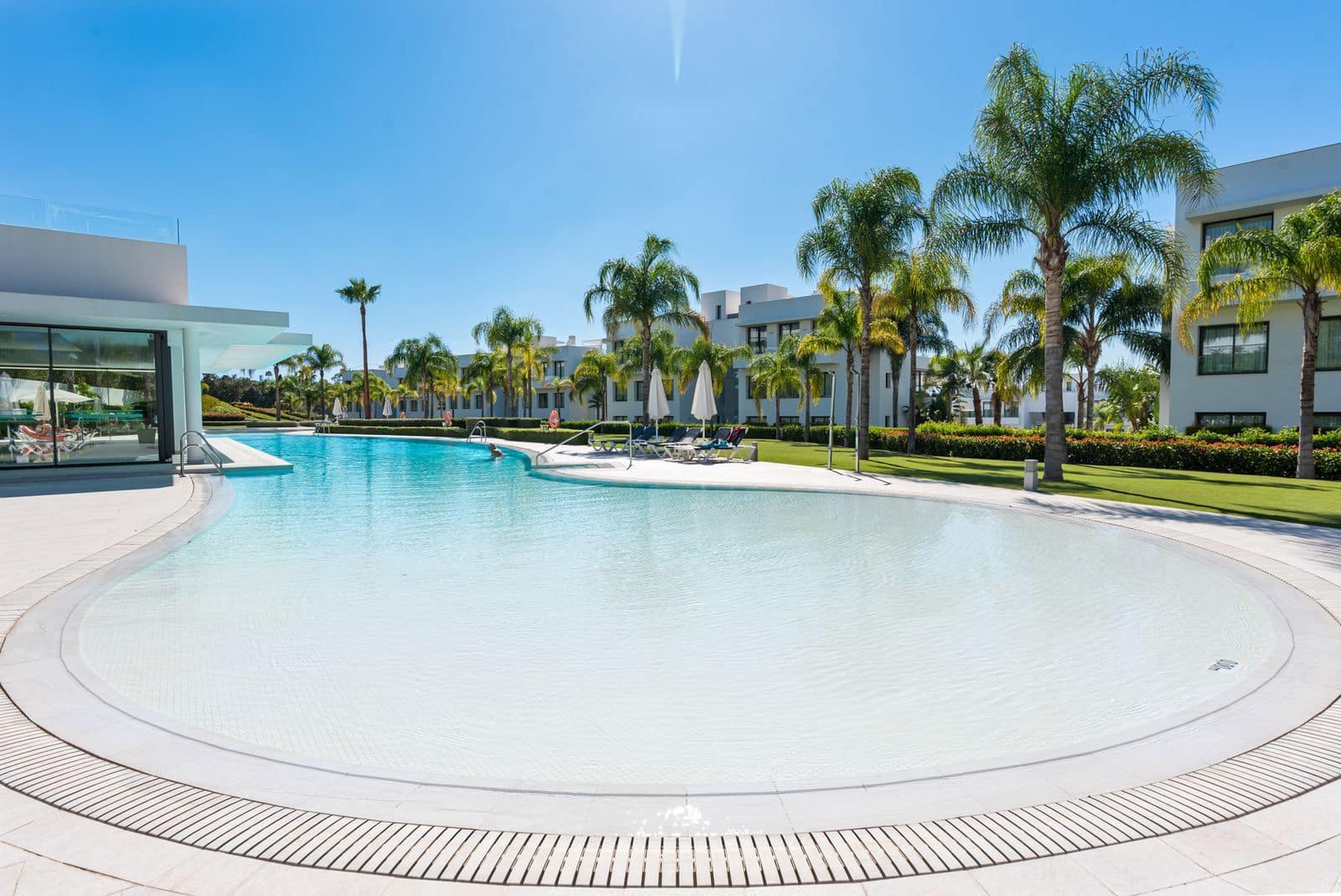 Apartamento de 3 habitaciones en Estepona en venta - 985.000 € (Ref: 9812170)