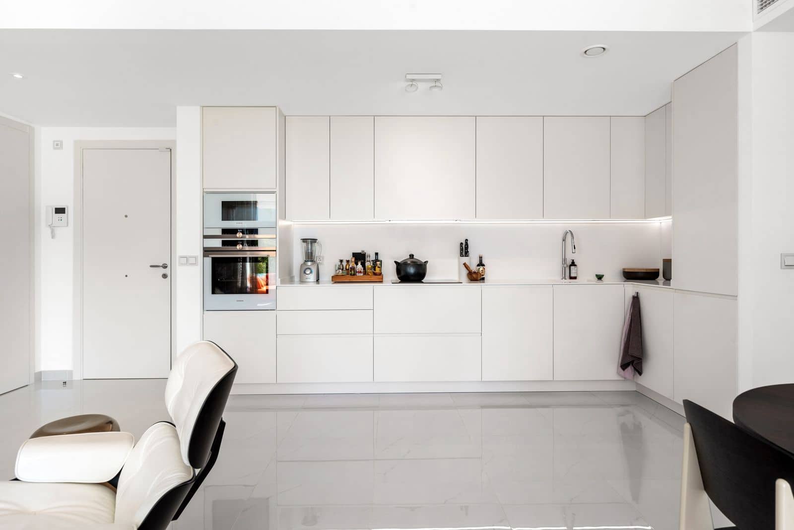 Apartamento de 3 habitaciones en Estepona en venta - 985.000 € (Ref: 9812170)
