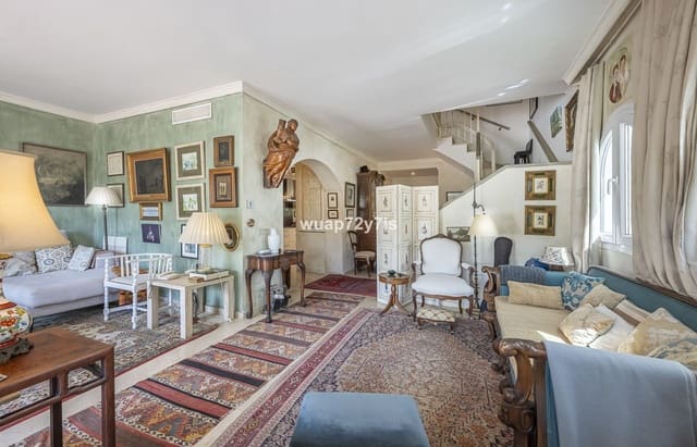 2 slaapkamer Halfvrijstaande villa te koop in Benahavís - € 925.000 (Ref: 9812173)