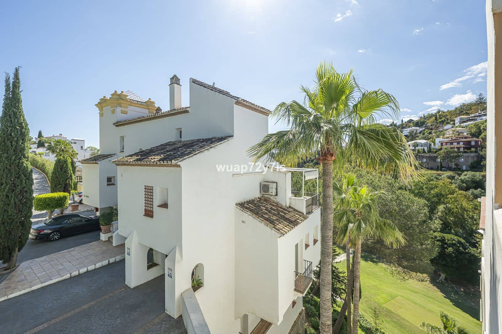 2 slaapkamer Halfvrijstaande villa te koop in Benahavis - € 925.000 (Ref: 9812173)