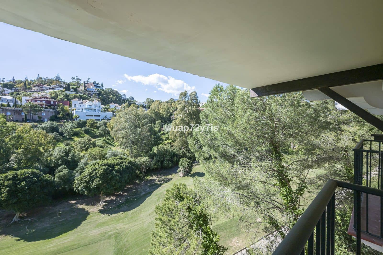 2 slaapkamer Halfvrijstaande villa te koop in Benahavis - € 925.000 (Ref: 9812173)