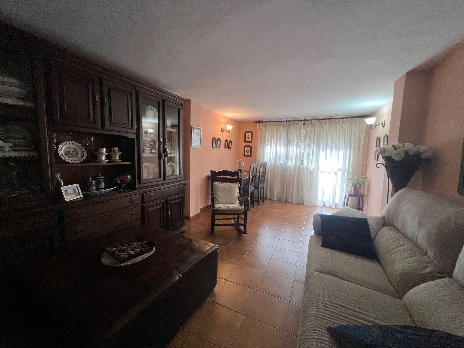 6 sovrum Semi-fristående Villa till salu i Estepona - 620 000 € (Ref: 9812177)