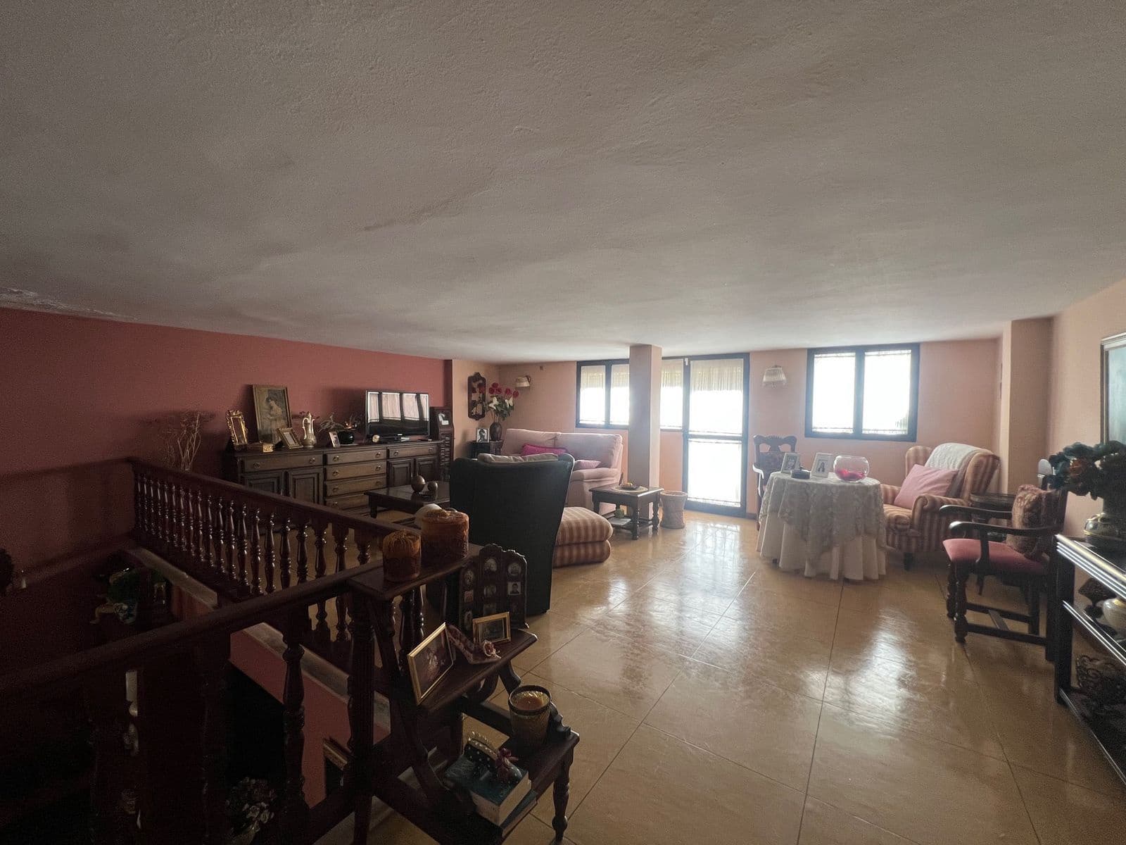 6 sovrum Semi-fristående Villa till salu i Estepona - 620 000 € (Ref: 9812177)