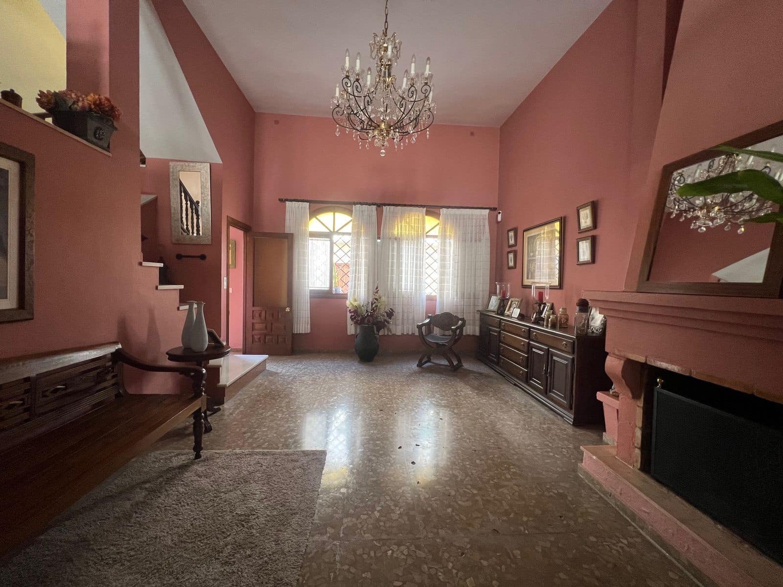 6 sovrum Semi-fristående Villa till salu i Estepona - 620 000 € (Ref: 9812177)