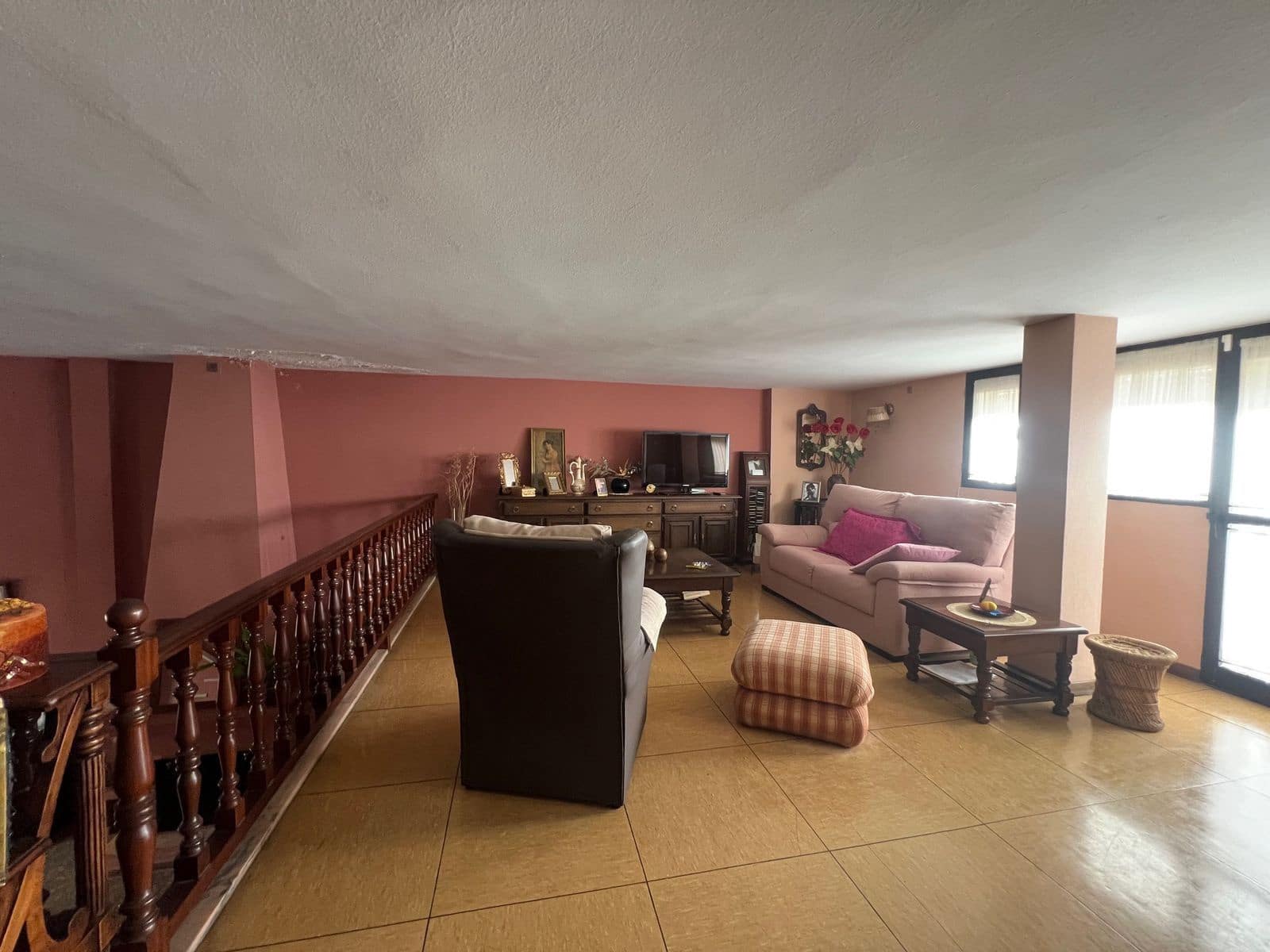 6 sovrum Semi-fristående Villa till salu i Estepona - 620 000 € (Ref: 9812177)