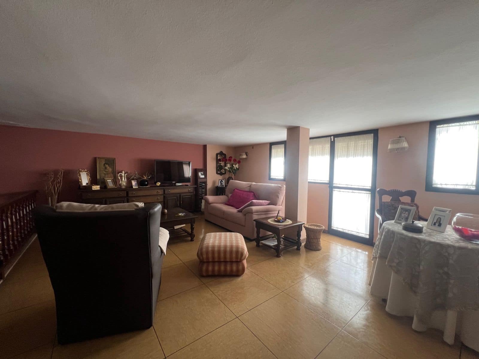 6 sovrum Semi-fristående Villa till salu i Estepona - 620 000 € (Ref: 9812177)