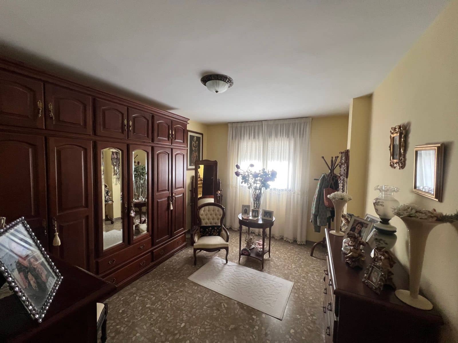 6 sovrum Semi-fristående Villa till salu i Estepona - 620 000 € (Ref: 9812177)