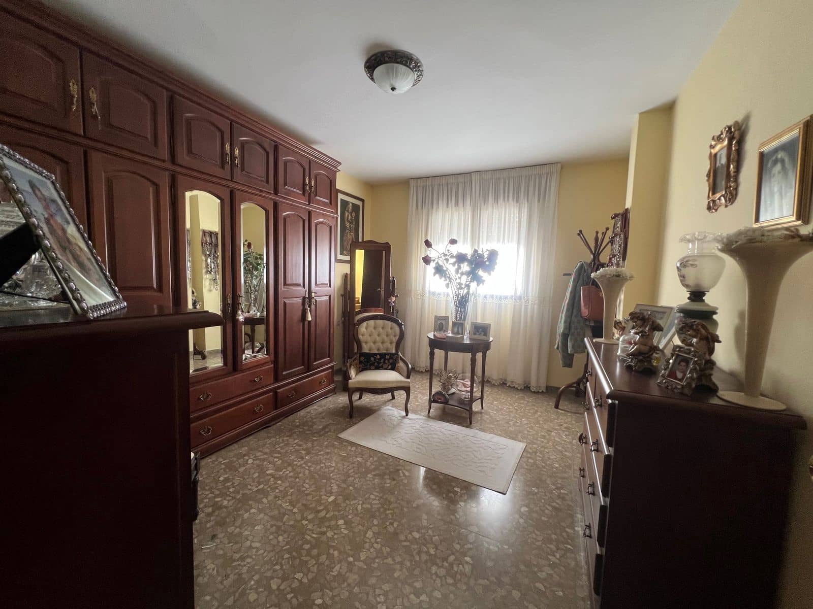 6 sovrum Semi-fristående Villa till salu i Estepona - 620 000 € (Ref: 9812177)