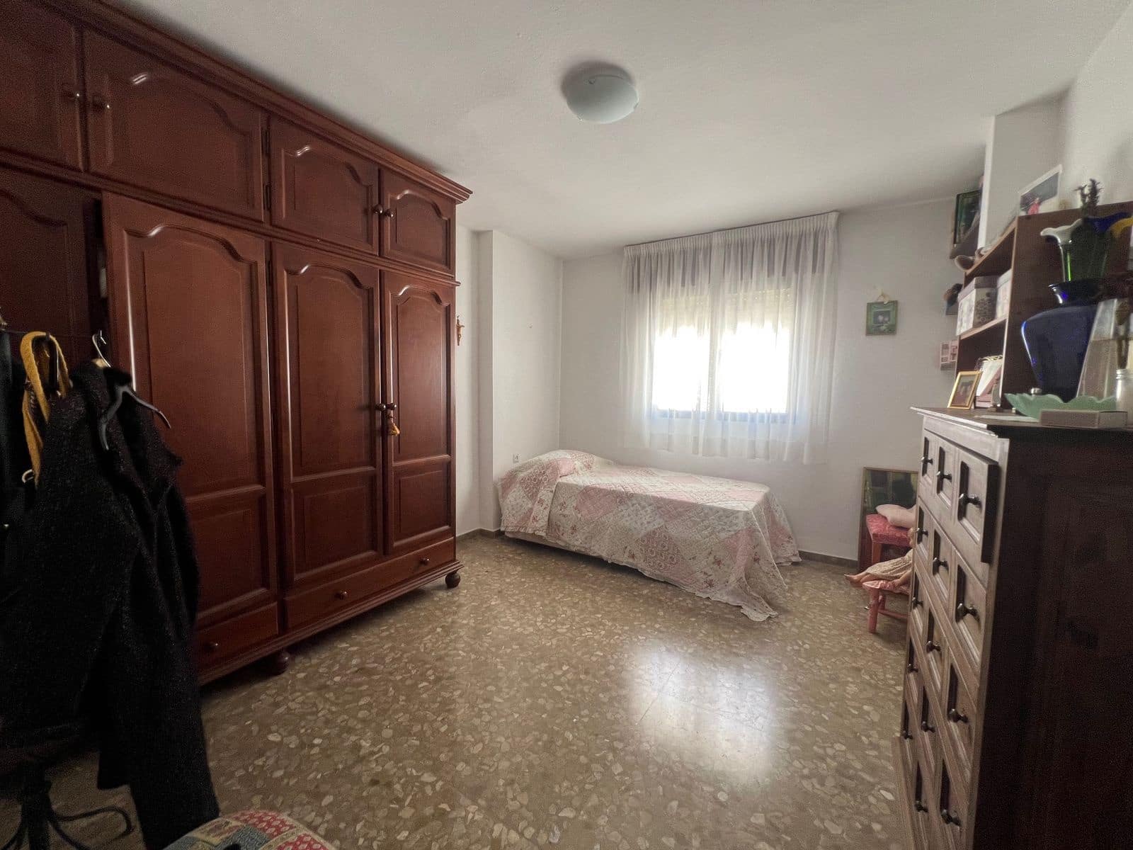 6 sovrum Semi-fristående Villa till salu i Estepona - 620 000 € (Ref: 9812177)