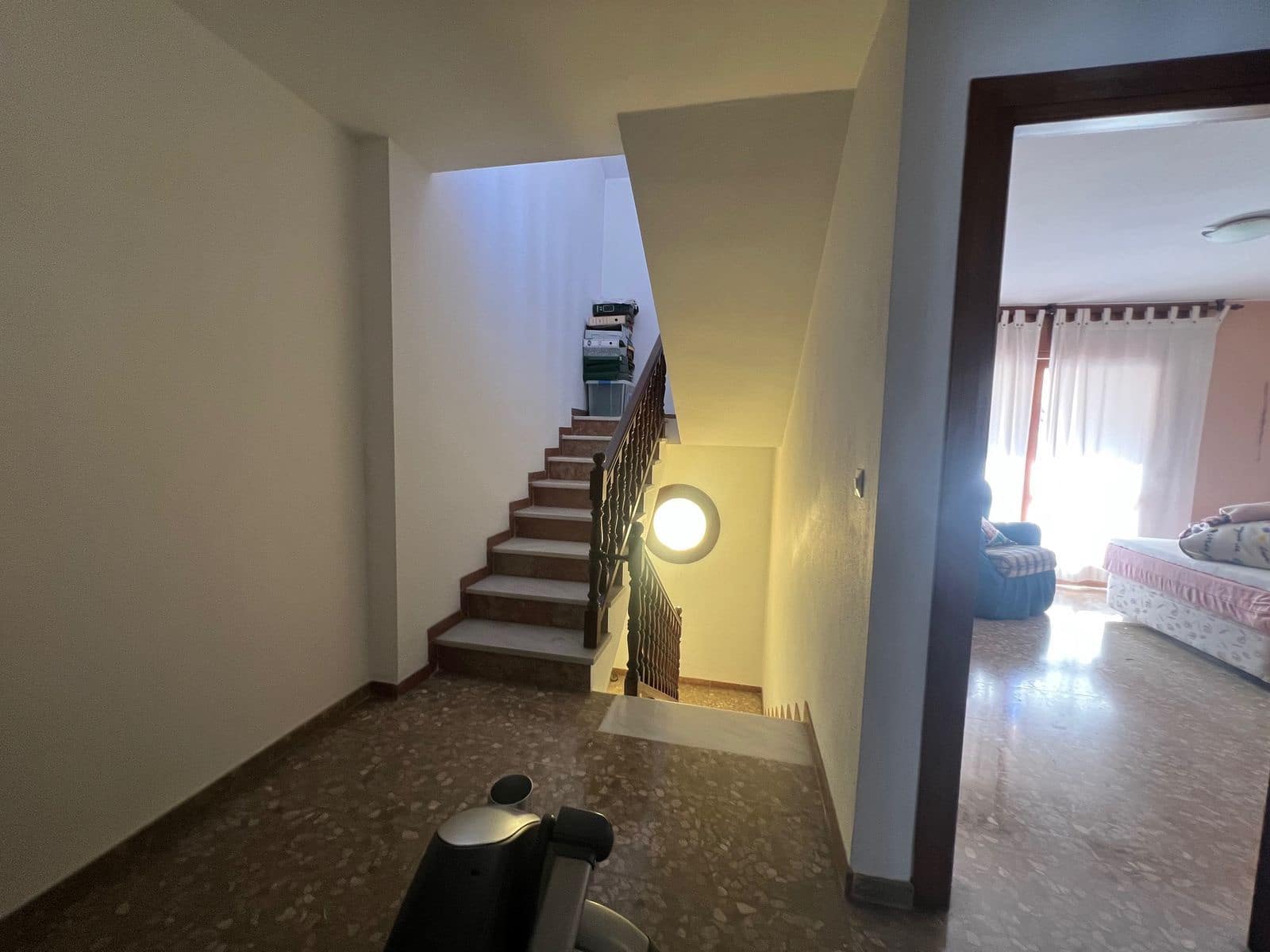 6 sovrum Semi-fristående Villa till salu i Estepona - 620 000 € (Ref: 9812177)