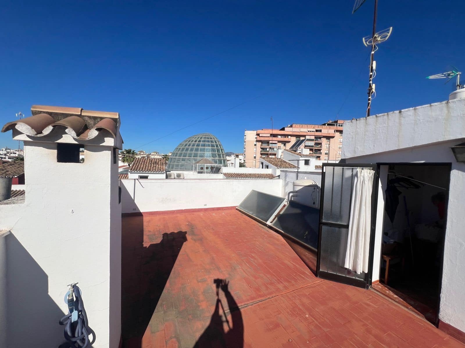 6 sovrum Semi-fristående Villa till salu i Estepona - 620 000 € (Ref: 9812177)