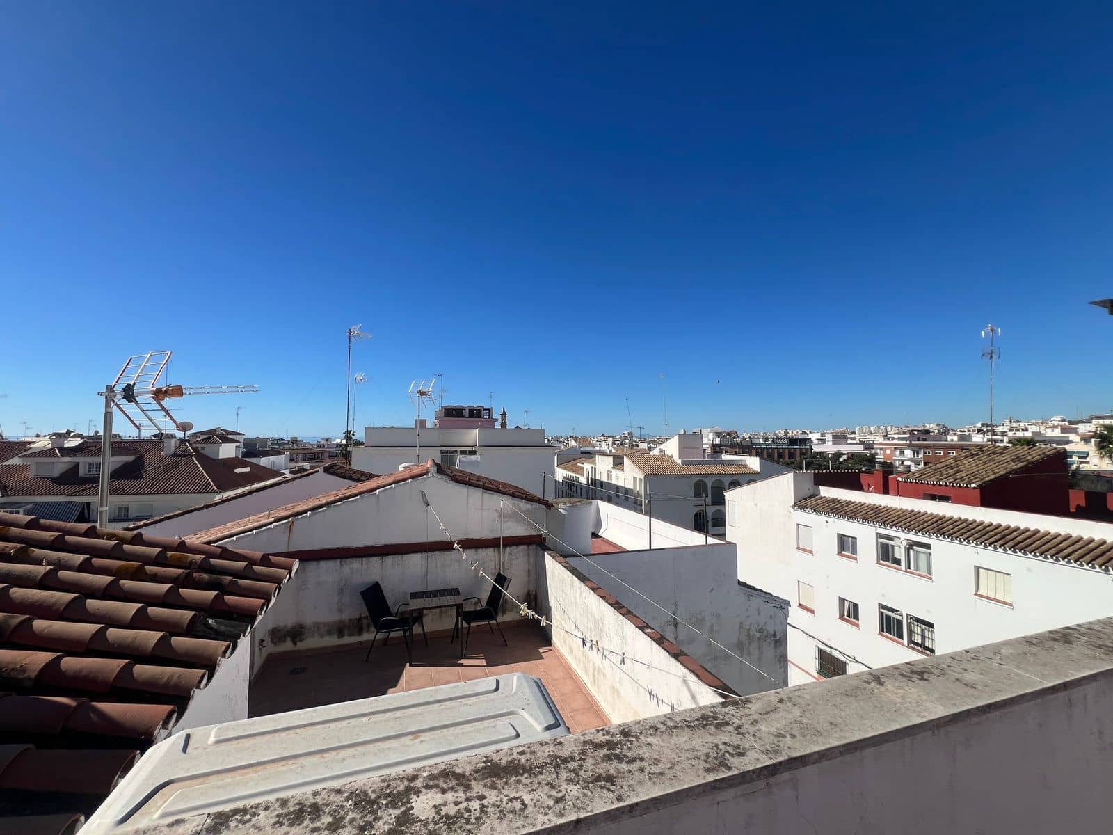 6 sovrum Semi-fristående Villa till salu i Estepona - 620 000 € (Ref: 9812177)