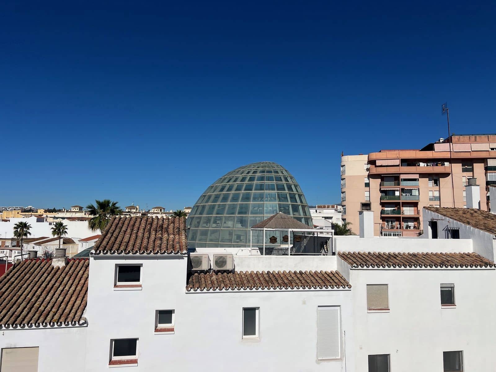 6 sovrum Semi-fristående Villa till salu i Estepona - 620 000 € (Ref: 9812177)