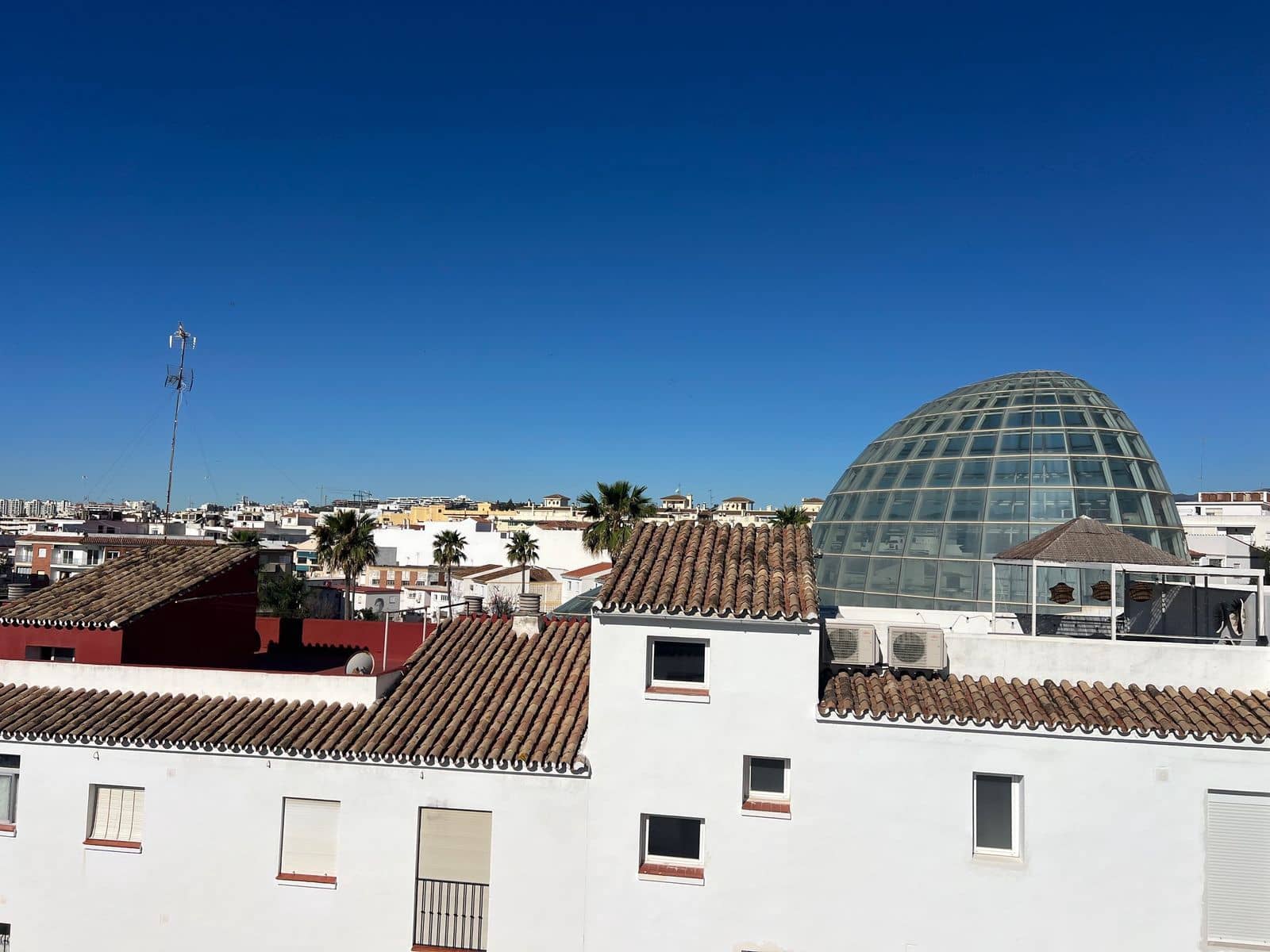 6 sovrum Semi-fristående Villa till salu i Estepona - 620 000 € (Ref: 9812177)