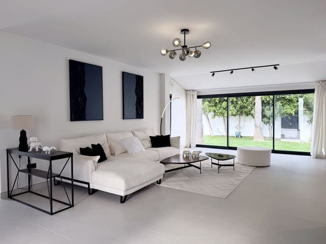 5 chambre Villa/Maison à vendre à Puerto Banus, Marbella - 2 200 000 € (Ref: 9812178)