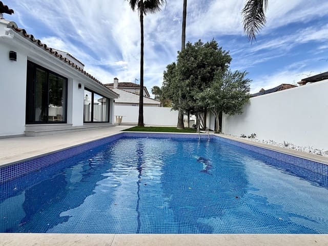 5 chambre Villa/Maison à vendre à Puerto Banus, Marbella - 2 200 000 € (Ref: 9812178)