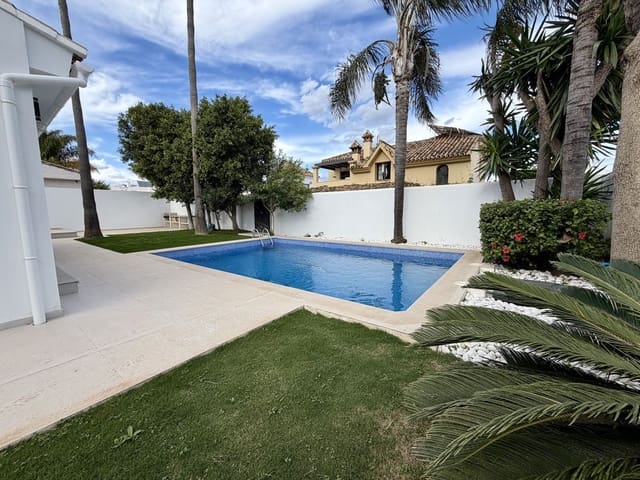 5 chambre Villa/Maison à vendre à Puerto Banus, Marbella - 2 200 000 € (Ref: 9812178)