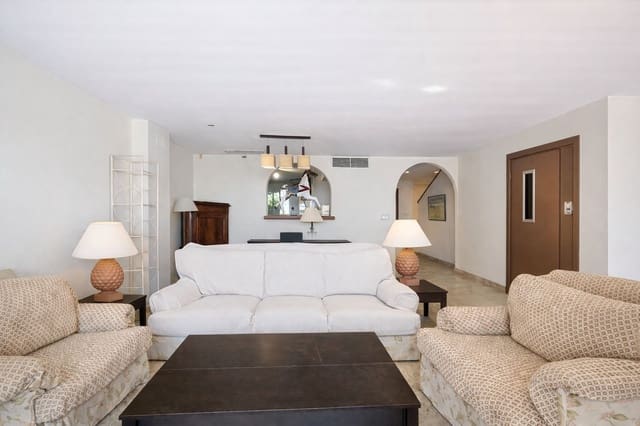 3 makuuhuone Omakotitalo myytävänä paikassa Buenas Noches, Estepona - 450 000 € (Ref: 9812179)