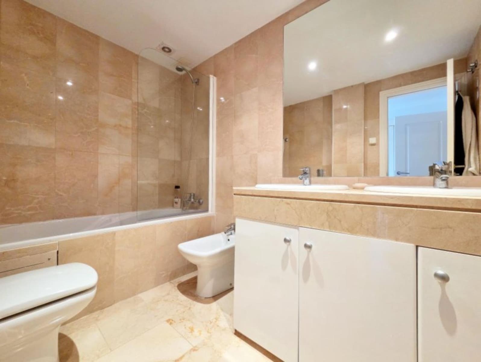 Apartamento de 3 habitaciones en Casares en venta - 415.000 € (Ref: 9812181)