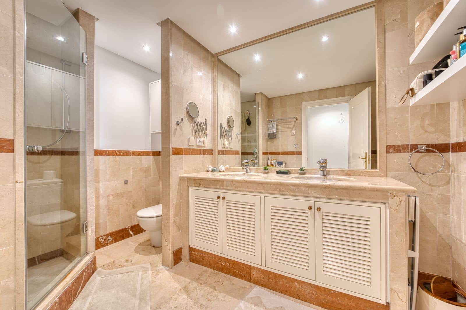 3 quarto Apartamento para venda em Puerto Banus - 1 350 000 € (Ref: 9812182)