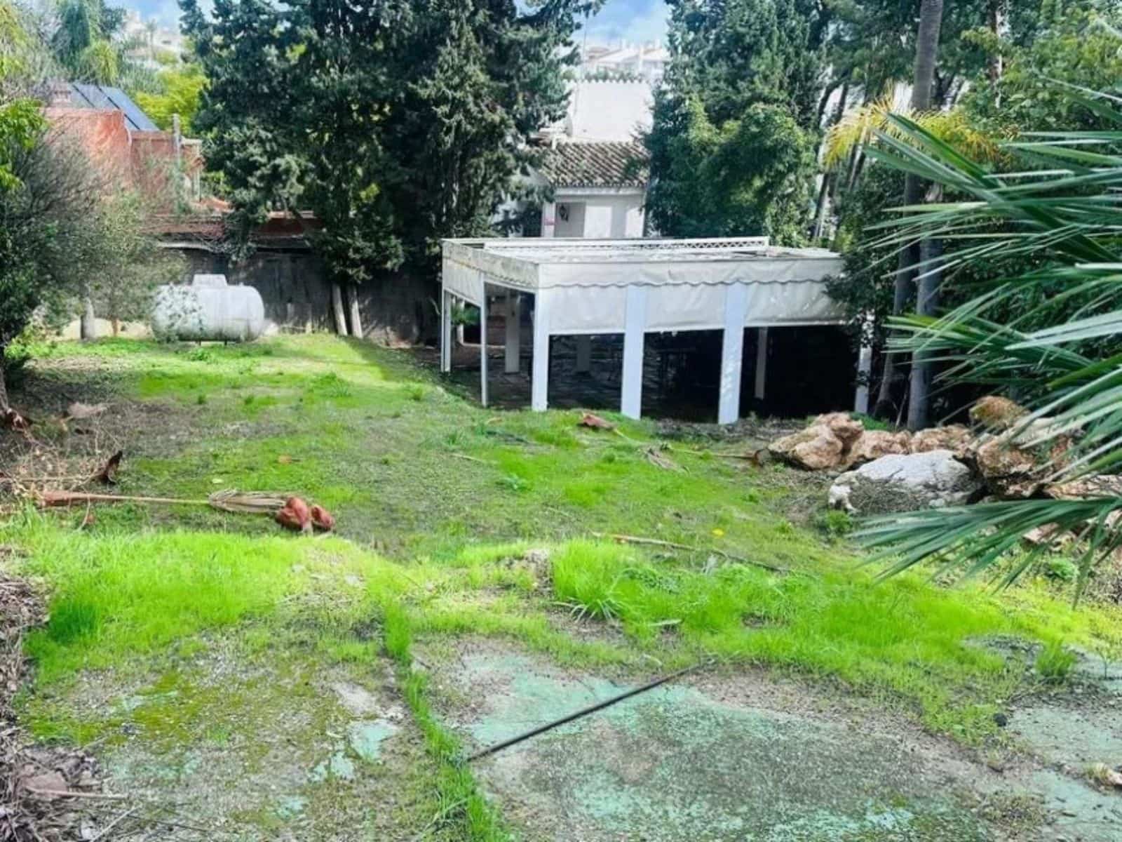 Terreno para Construção para venda em Nueva Andalucia - 920 000 € (Ref: 9812188)