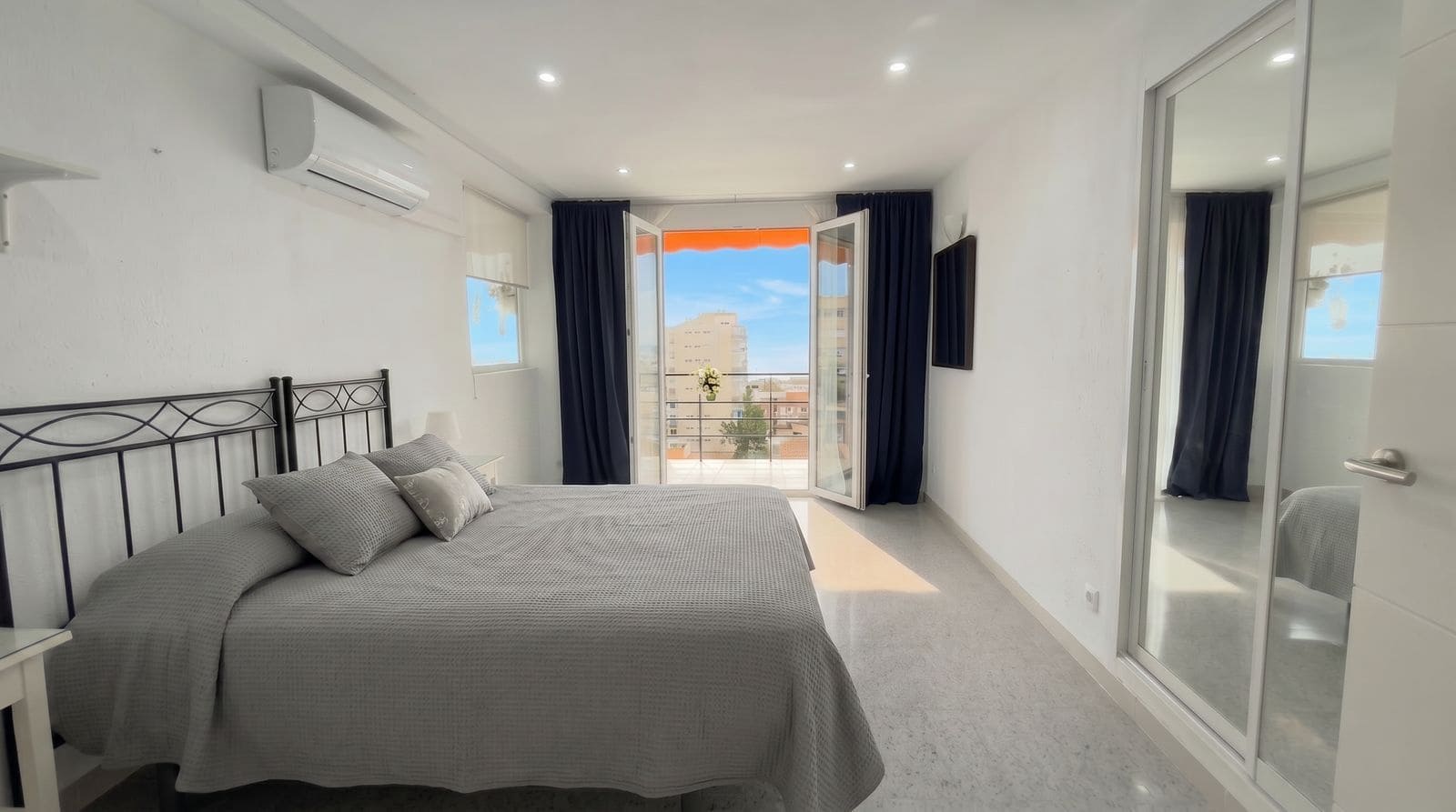 2 sovrum Lägenhet till salu i Torremolinos - 335 000 € (Ref: 9812189)