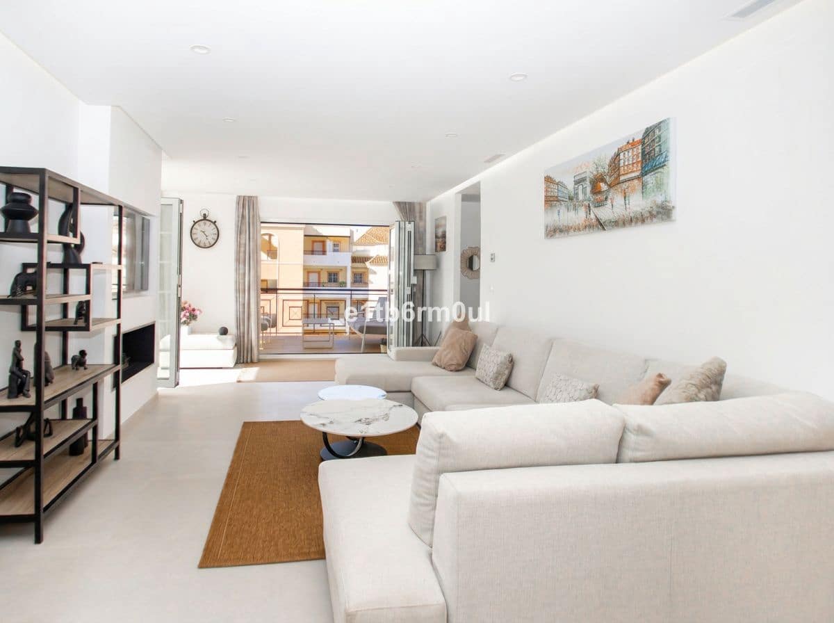 2 Zimmer Apartment zu verkaufen in Nueva Andalucia - 695.000 € (Ref: 9812190)