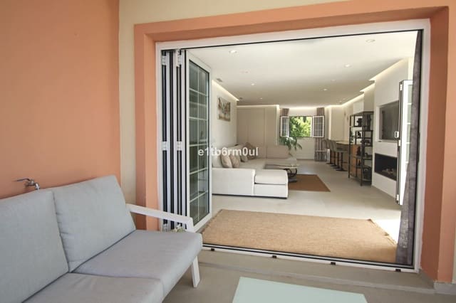 2 Zimmer Apartment zu verkaufen in Nueva Andalucia, Marbella - 695.000 € (Ref: 9812190)