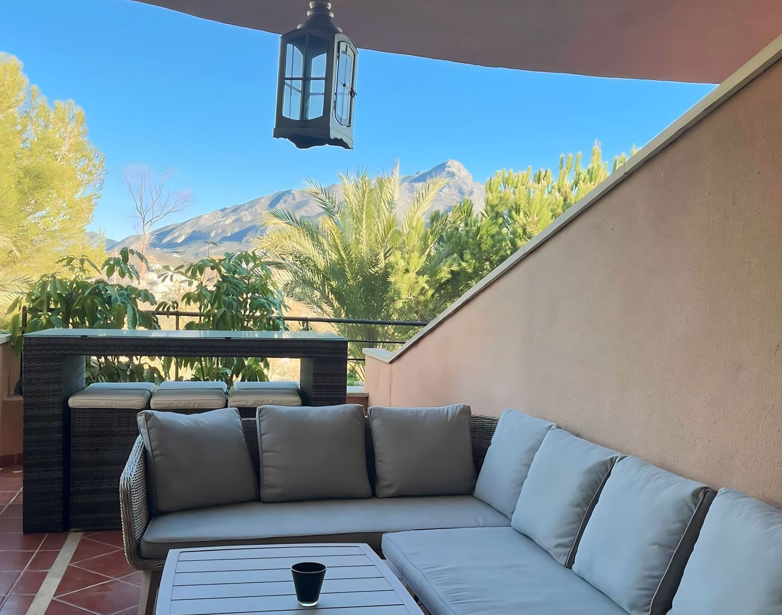 Apartamento de 2 habitaciones en Nueva Andalucia en venta - 525.000 € (Ref: 9812191)