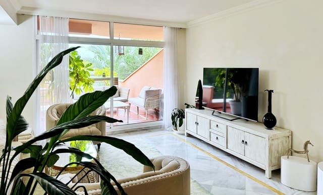 Apartamento de 2 habitaciones en Nueva Andalucia, Marbella en venta - 525.000 € (Ref: 9812191)