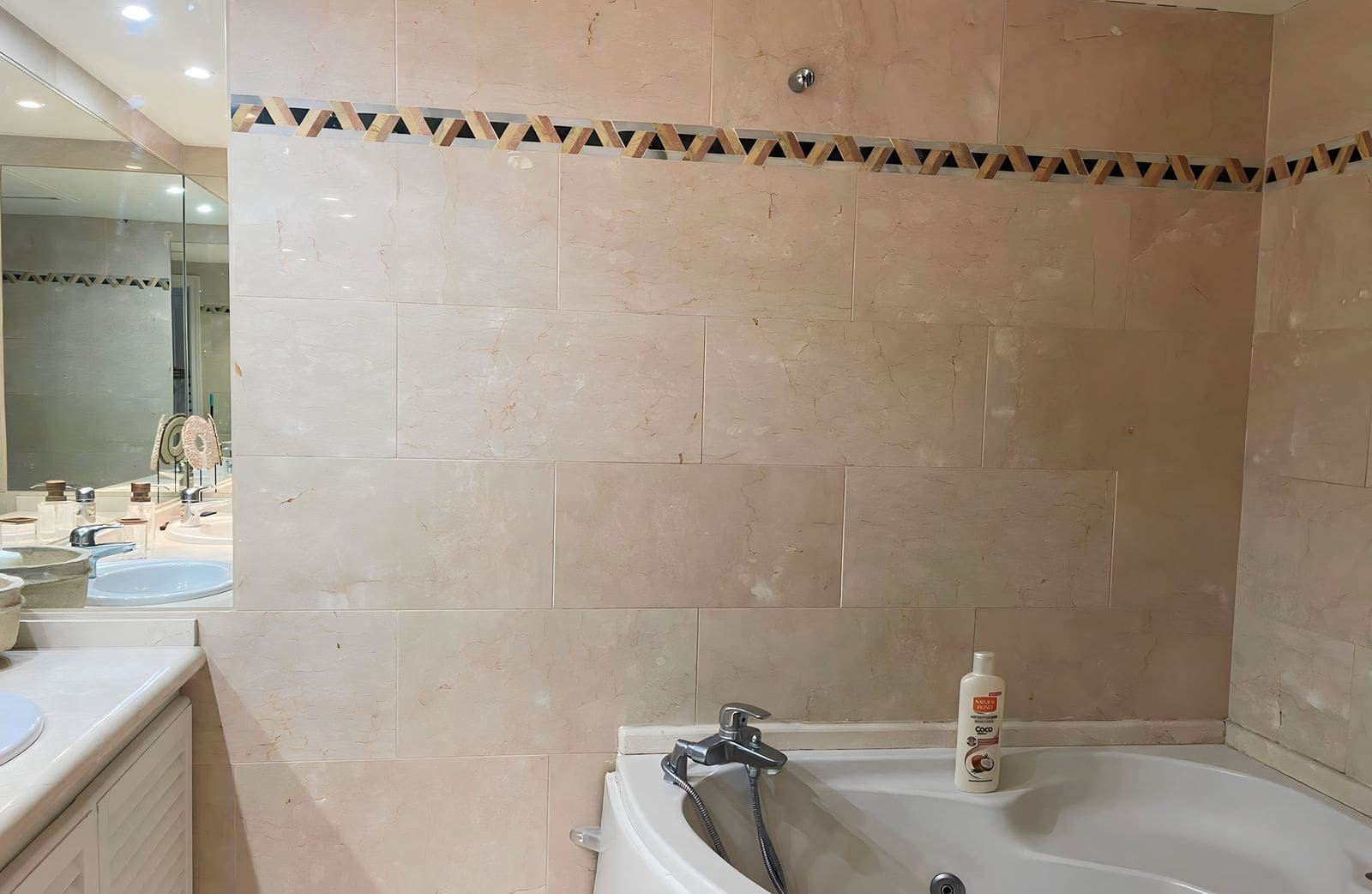 Apartamento de 2 habitaciones en Nueva Andalucia en venta - 525.000 € (Ref: 9812191)