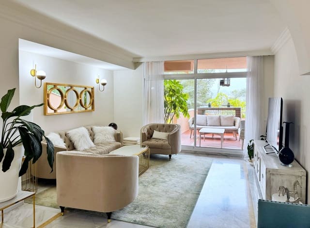 Apartamento de 2 habitaciones en Nueva Andalucia, Marbella en venta - 525.000 € (Ref: 9812191)