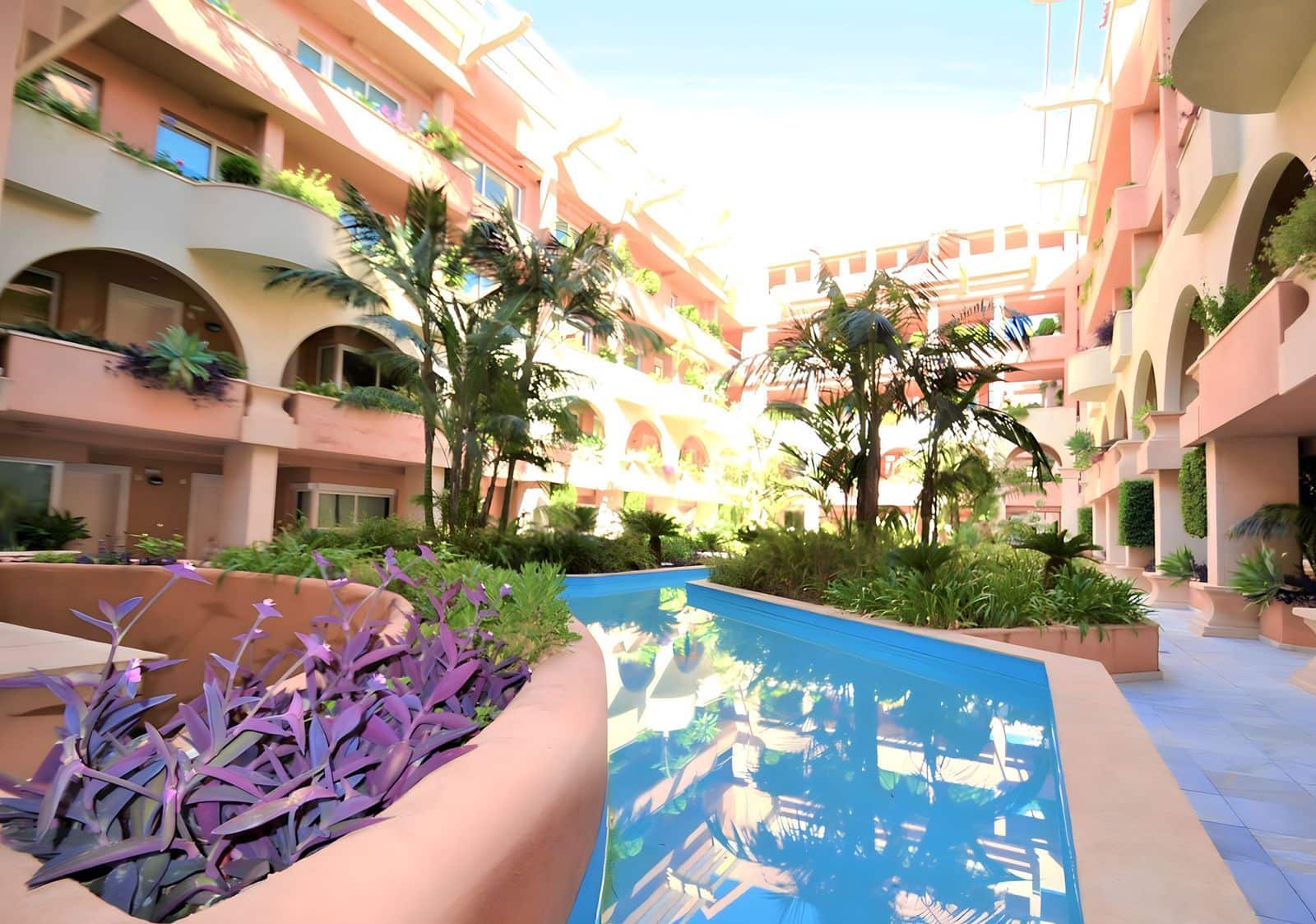Apartamento de 2 habitaciones en Nueva Andalucia en venta - 525.000 € (Ref: 9812191)