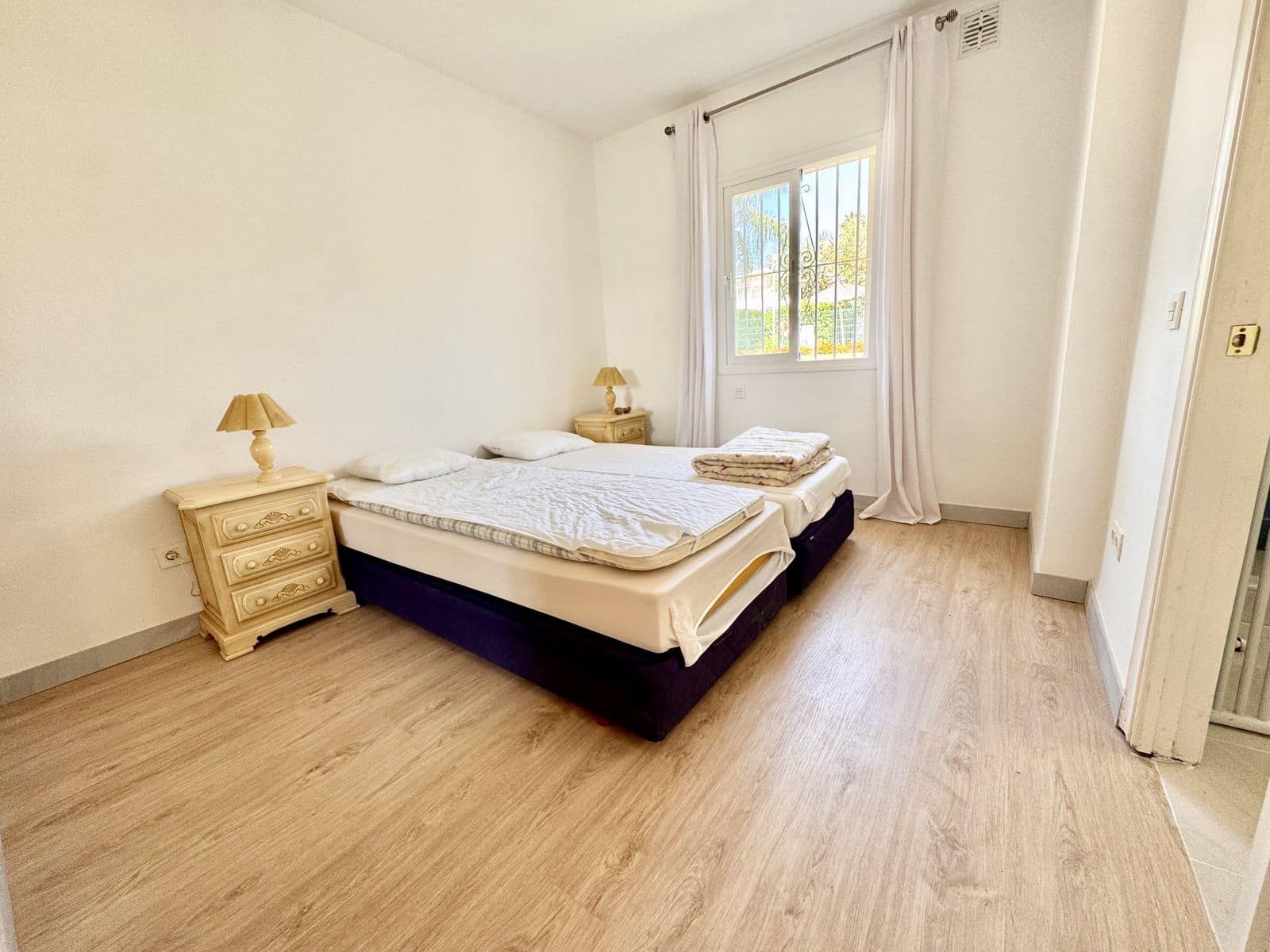 2 makuuhuone Paritalo myytävänä paikassa Nueva Andalucia - 775 000 € (Ref: 9812195)