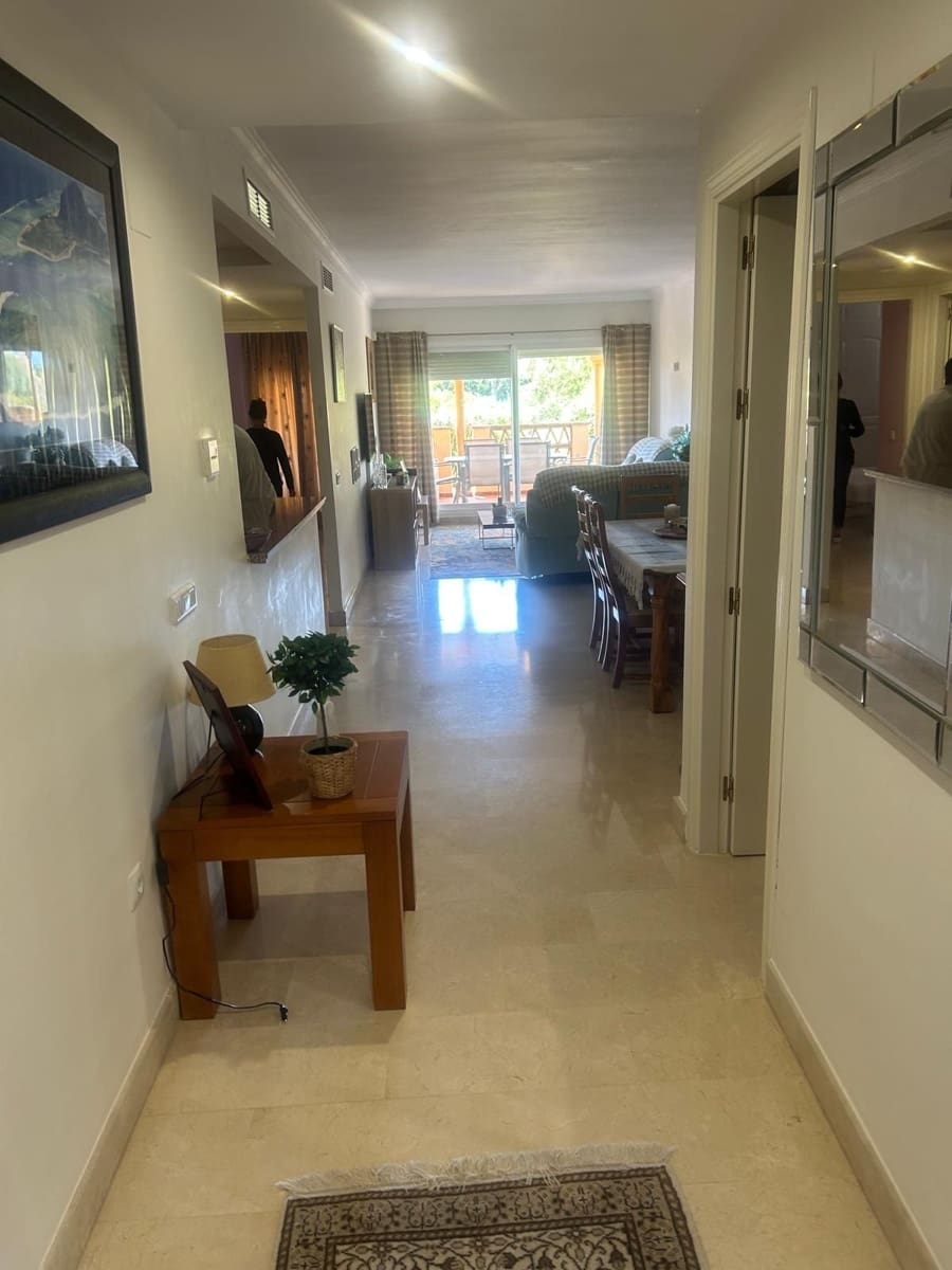 2 bedroom Apartment for sale in Elviria - € 340,000 (Ref: 9812200)