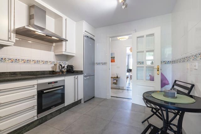 2 makuuhuone Huoneisto myytävänä paikassa Nueva Andalucia, Marbella - 795 000 € (Ref: 9812202)