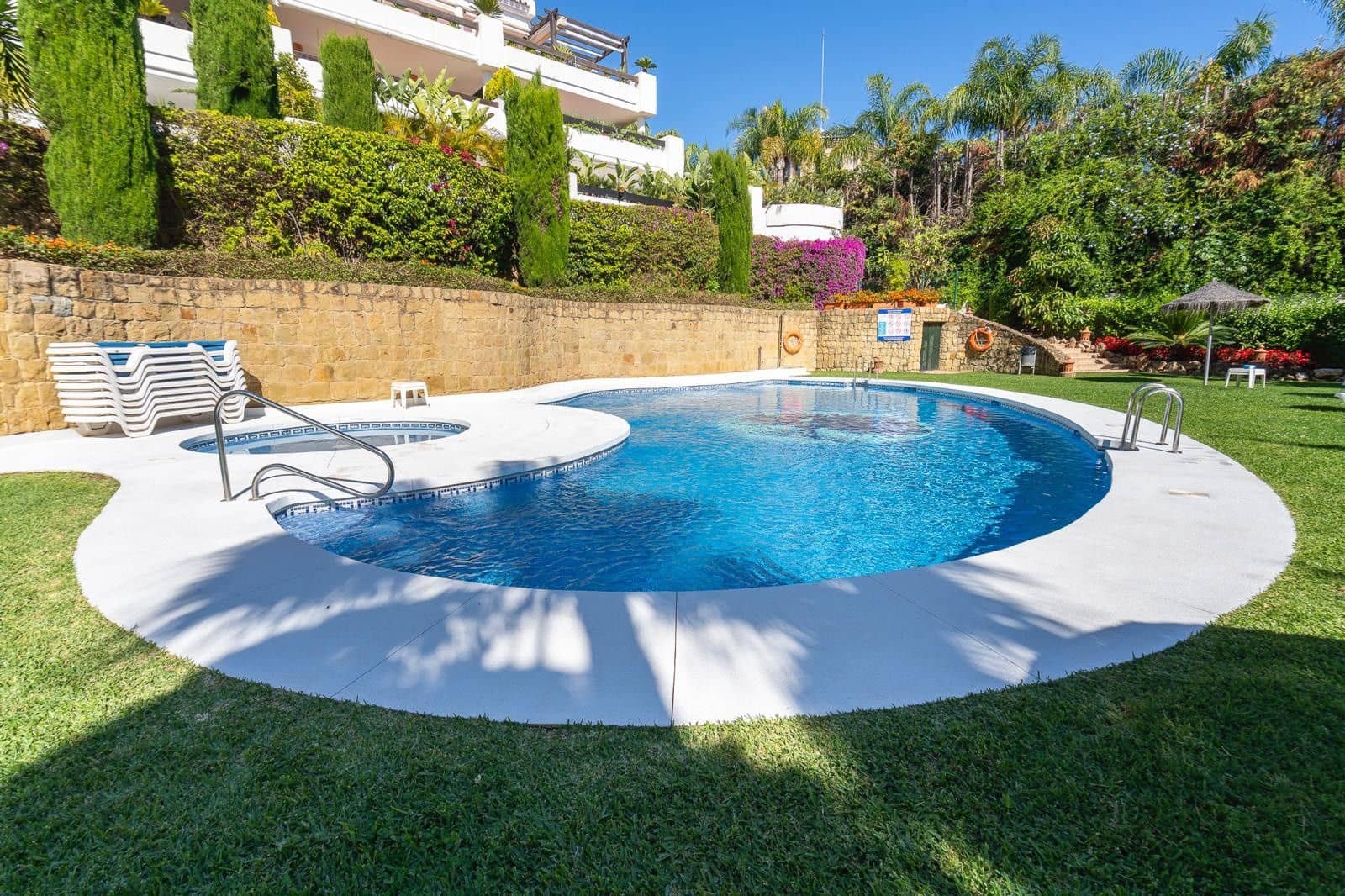 2 makuuhuone Huoneisto myytävänä paikassa Nueva Andalucia - 795 000 € (Ref: 9812202)