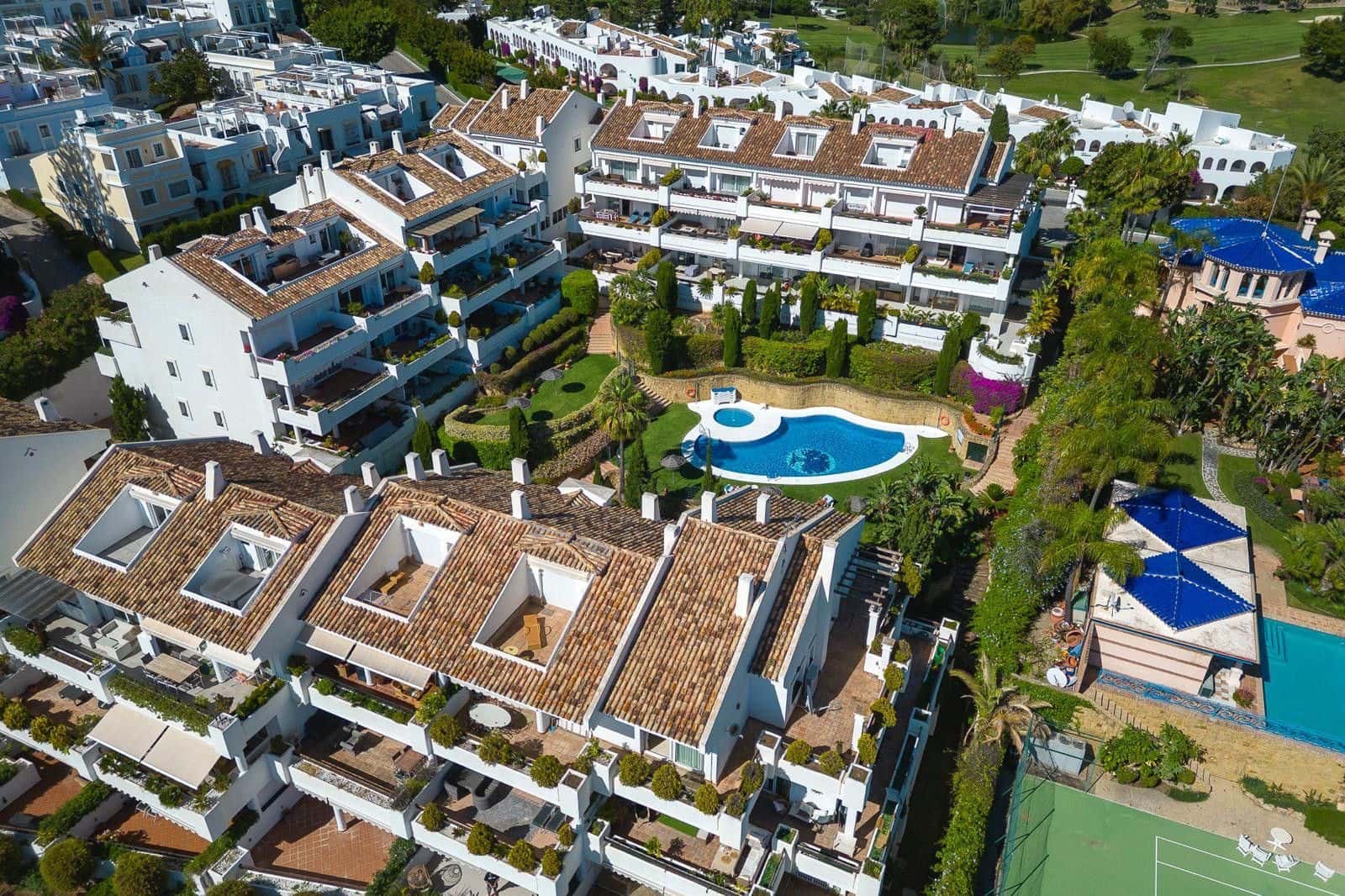 2 makuuhuone Huoneisto myytävänä paikassa Nueva Andalucia - 795 000 € (Ref: 9812202)