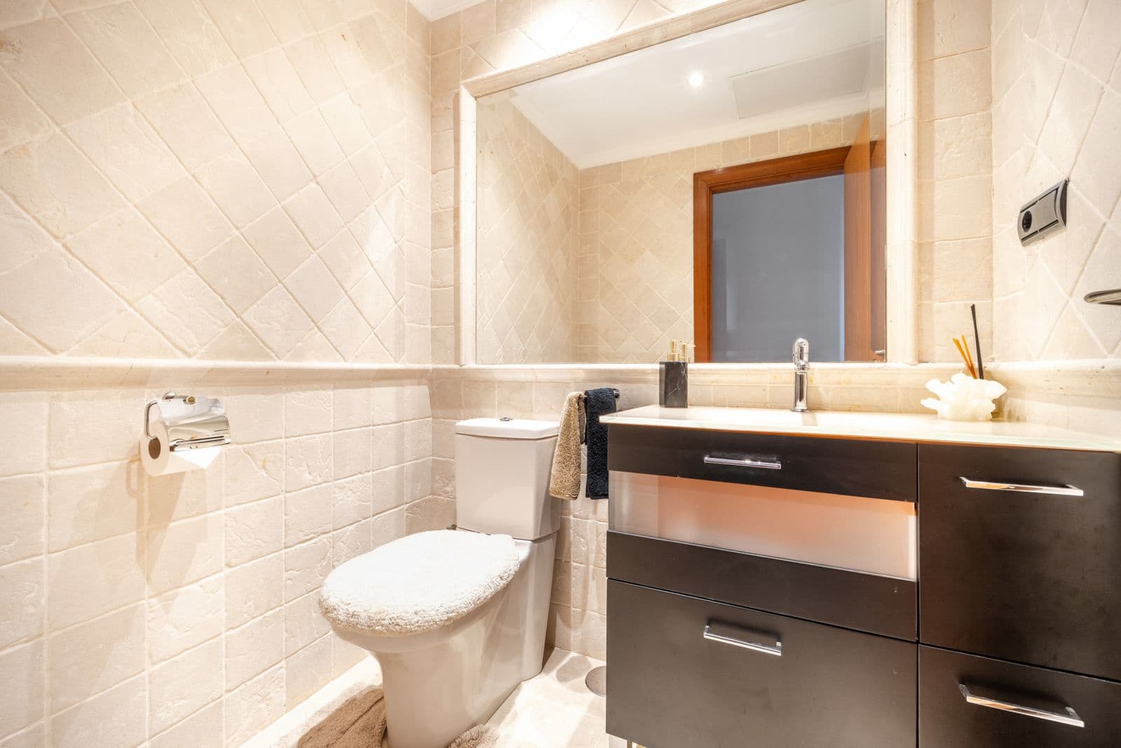 3 bedroom Apartment for sale in Puerto Banus - € 2,300,000 (Ref: 9812210)