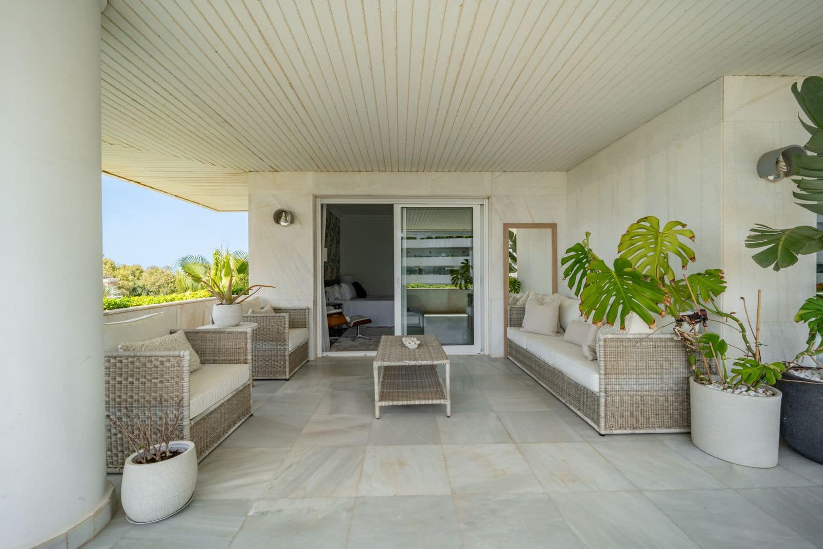 3 bedroom Apartment for sale in Puerto Banus - € 2,300,000 (Ref: 9812210)