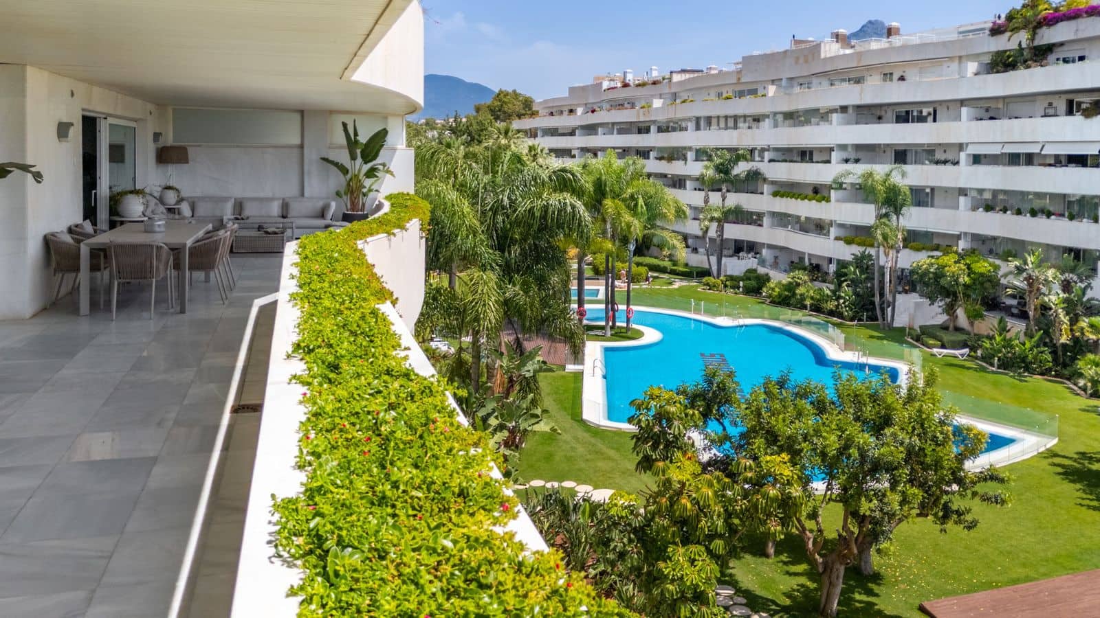 3 bedroom Apartment for sale in Puerto Banus - € 2,300,000 (Ref: 9812210)