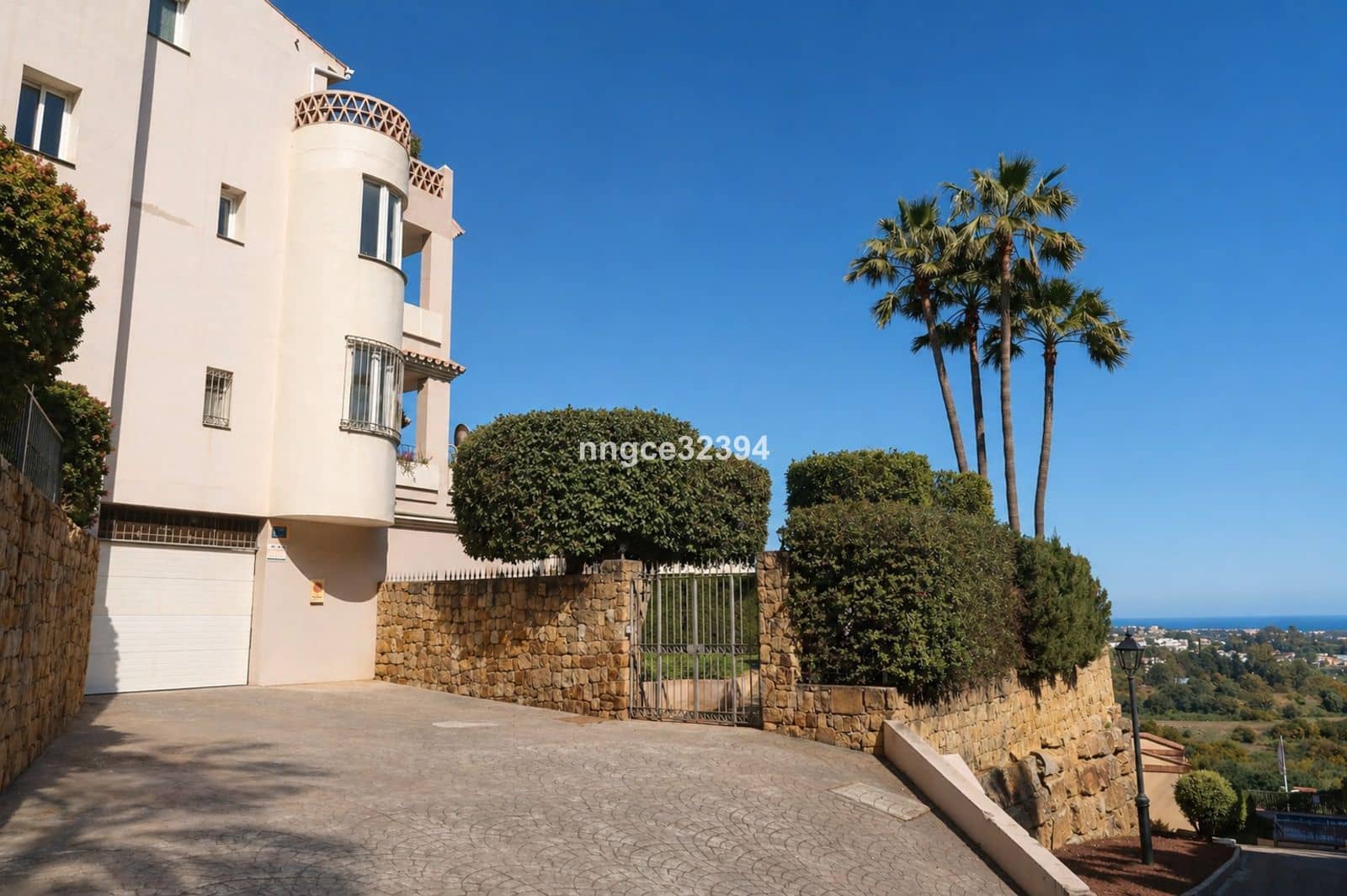 3 soverom Penthouse til salgs i Benahavis - € 950 000 (Ref: 9812218)