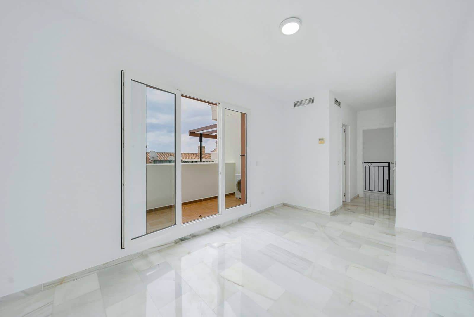 3 soverom Penthouse til salgs i Benalmadena Costa - € 465 000 (Ref: 9812219)