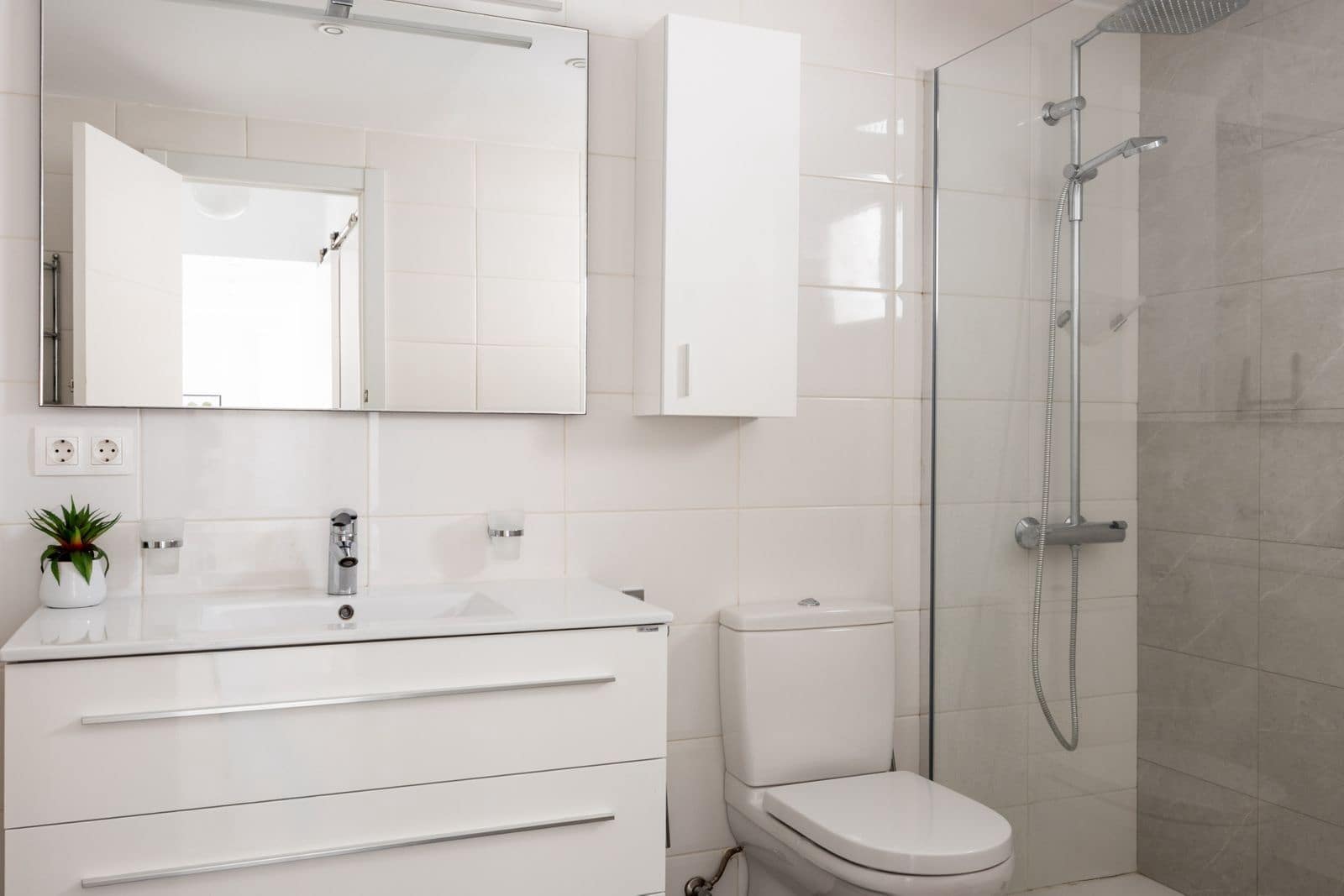 4 Zimmer Penthouse zu verkaufen in Nueva Andalucia - 1.050.000 € (Ref: 9812223)