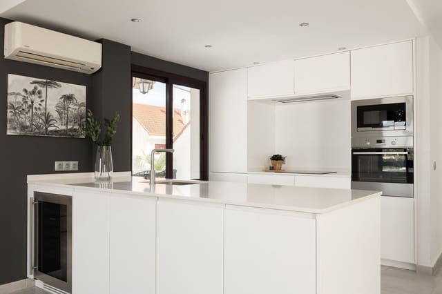 4 Zimmer Penthouse zu verkaufen in Nueva Andalucia, Marbella - 1.050.000 € (Ref: 9812223)