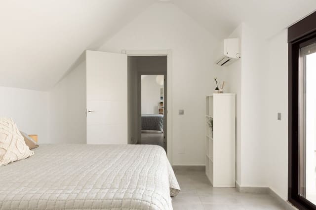 4 Zimmer Penthouse zu verkaufen in Nueva Andalucia, Marbella - 1.050.000 € (Ref: 9812223)