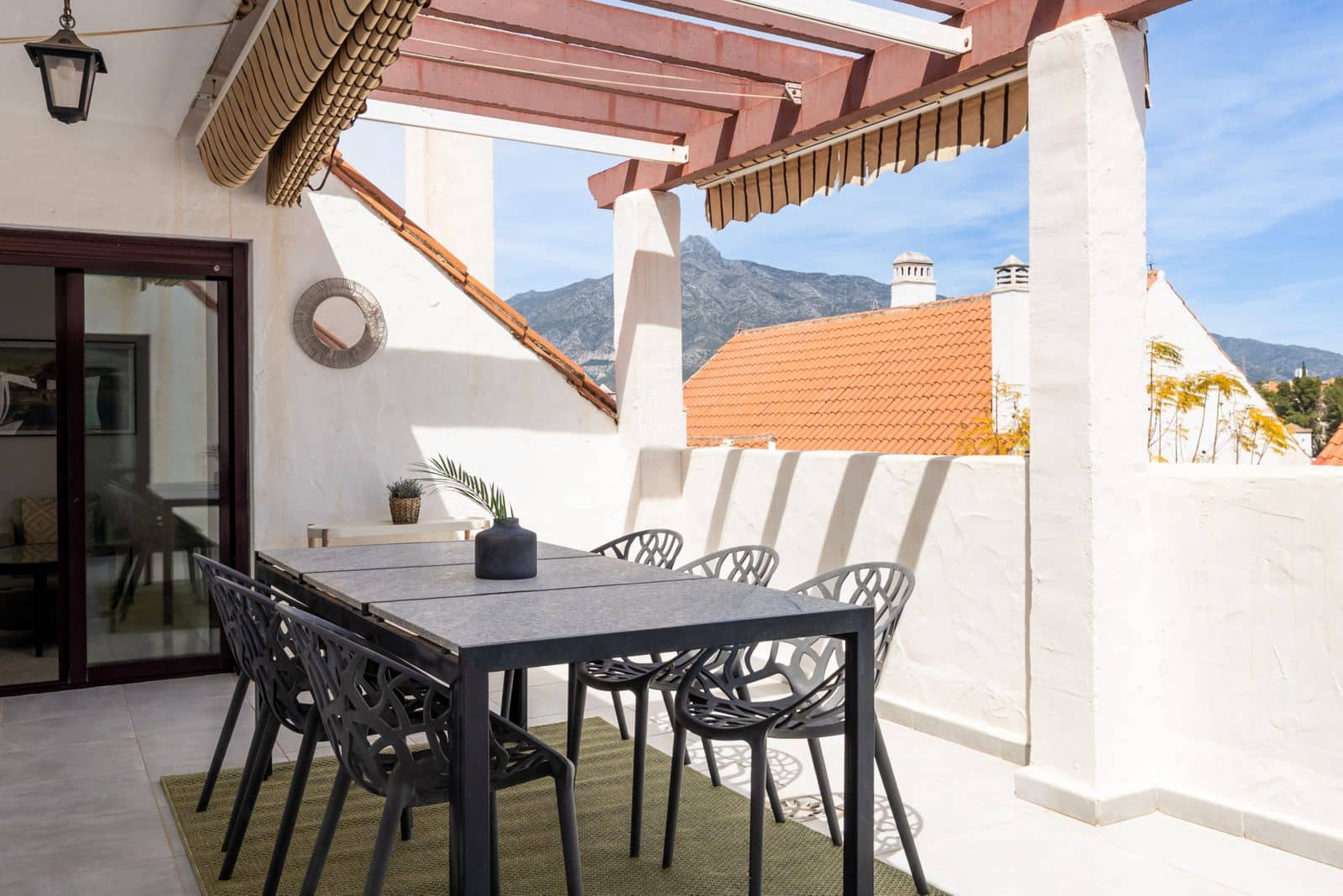4 Zimmer Penthouse zu verkaufen in Nueva Andalucia - 1.050.000 € (Ref: 9812223)