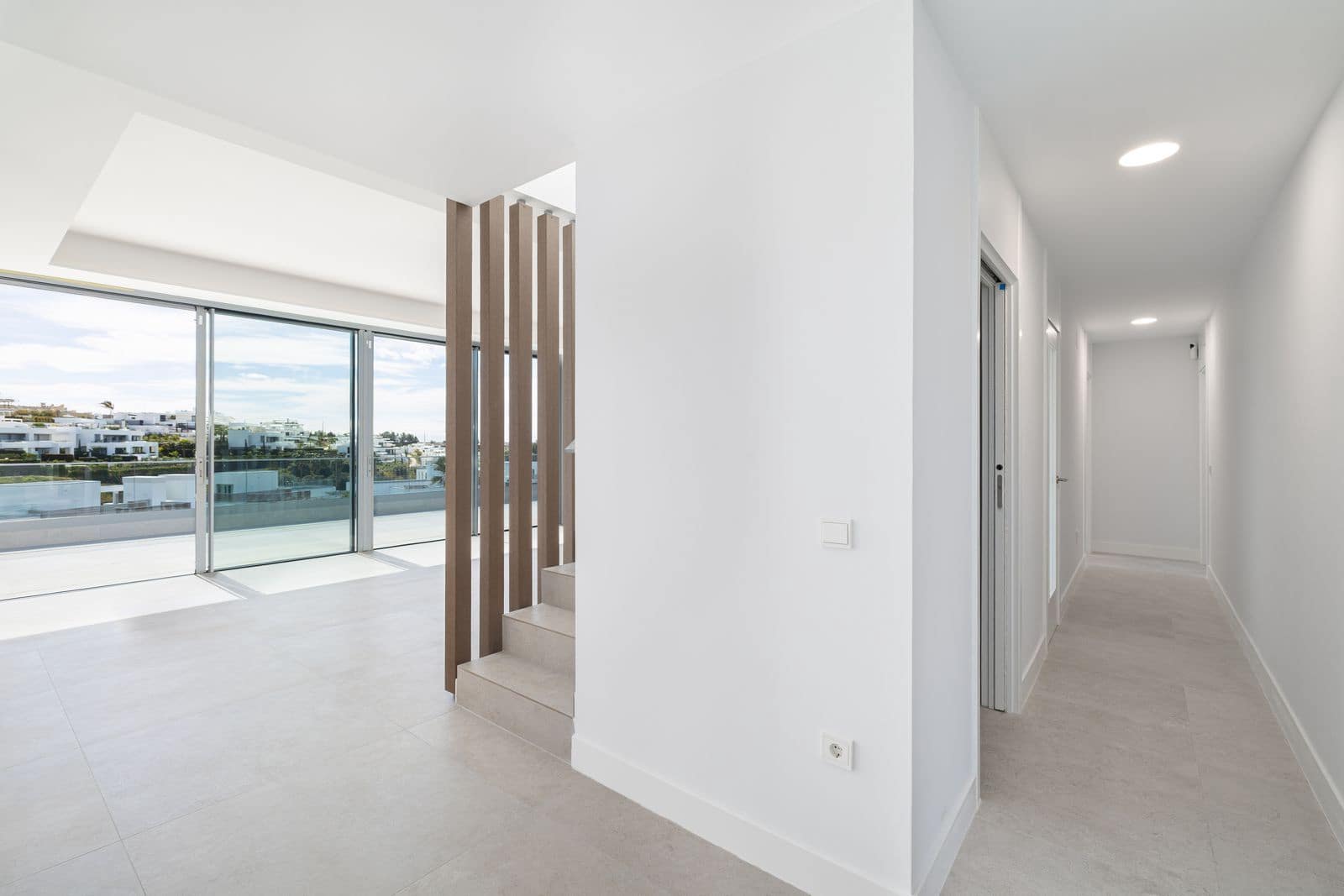 3 bedroom Penthouse for sale in Marbella - € 1,495,000 (Ref: 9812228)