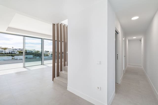 3 bedroom Penthouse for sale in Santa Clara, Marbella - € 1,495,000 (Ref: 9812228)