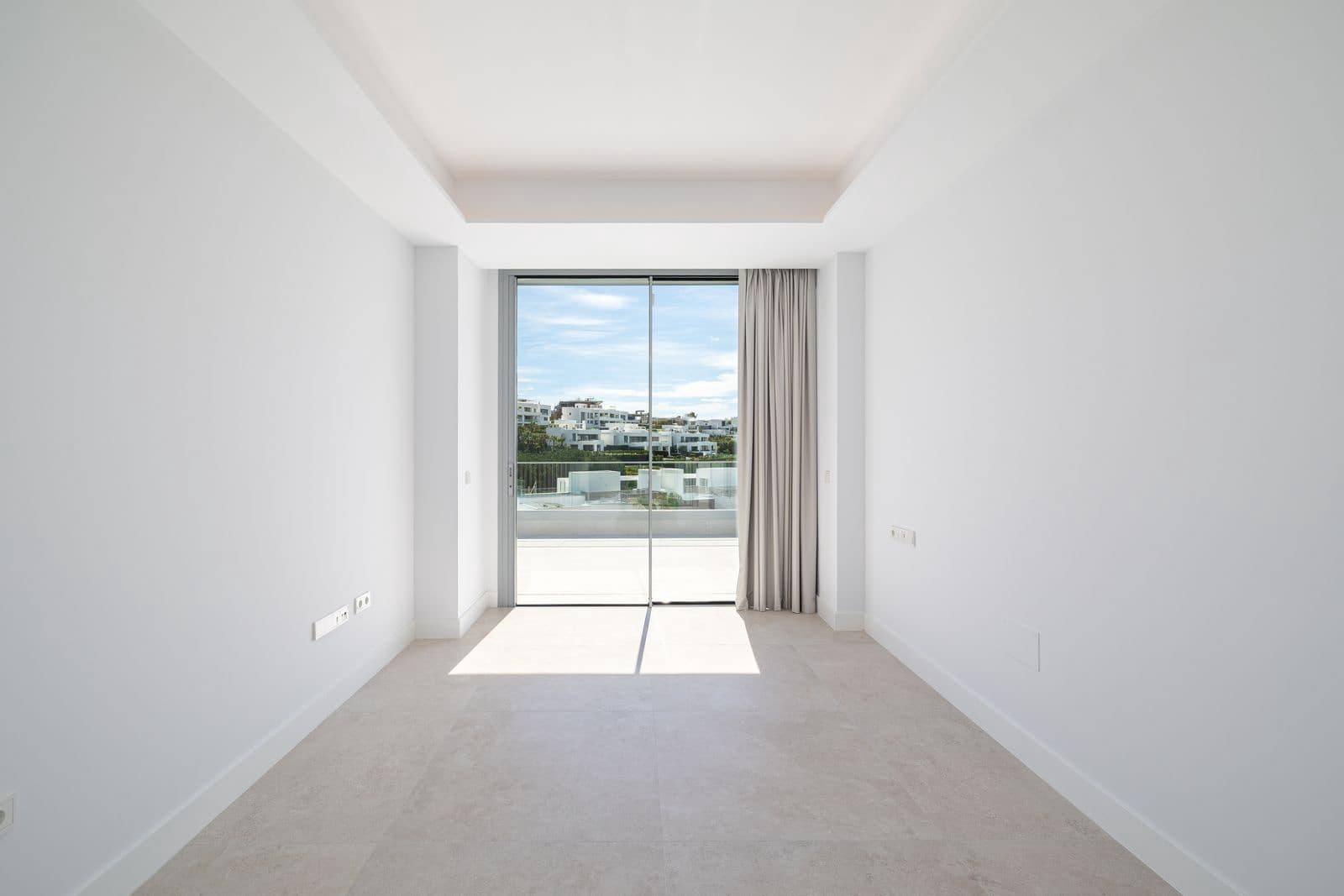 3 bedroom Penthouse for sale in Marbella - € 1,495,000 (Ref: 9812228)